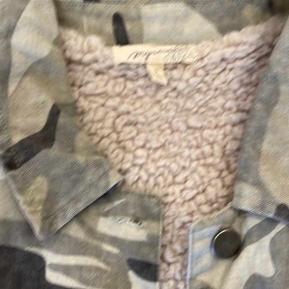 Mystree sherpa lined camo jacket - Picture 2 of 3